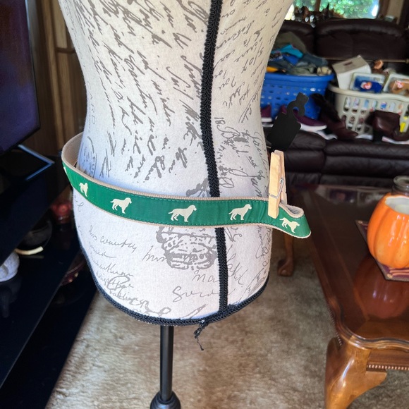 NWT Men's Leather Green Canvas Woven Ribbon Belt Dogs Print Sz 38. - Picture 9 of 11